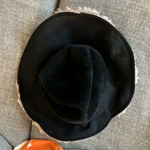 Yves Saint Laurent Vintage Felt Black Hat Fur